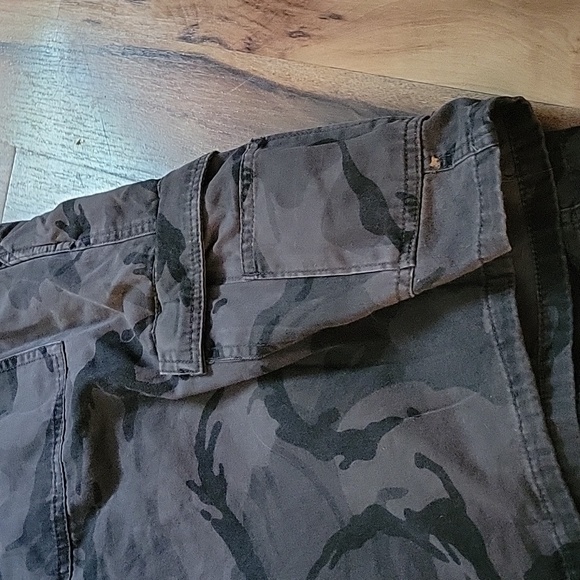 Mens camo shorts - Picture 3 of 4